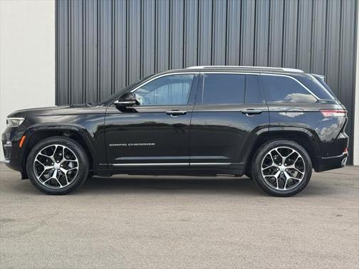 2022 Jeep Grand Cherokee Summit
