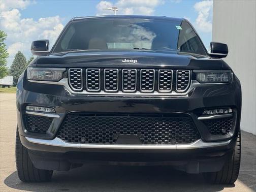 2022 Jeep Grand Cherokee Summit