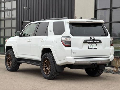 2024 Toyota 4Runner TRD Off Road