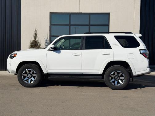 2024 Toyota 4Runner TRD Off Road