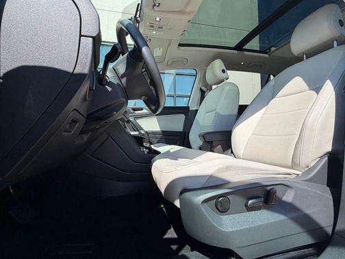 Pure White 2020 Volkswagen Tiguan 2.0T SE 4MOTION