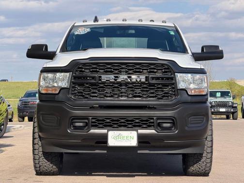 Bright White Clearcoat 2022 RAM 2500 Tradesman Crew Cab 4x4 6'4' Box