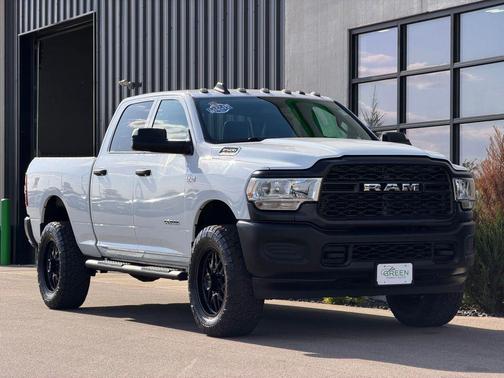 Bright White Clearcoat 2022 RAM 2500 Tradesman Crew Cab 4x4 6'4' Box
