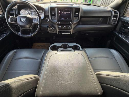 Bright White Clearcoat 2022 RAM 2500 Tradesman Crew Cab 4x4 6'4' Box