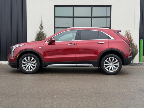 2022 Cadillac XT4 Premium Luxury