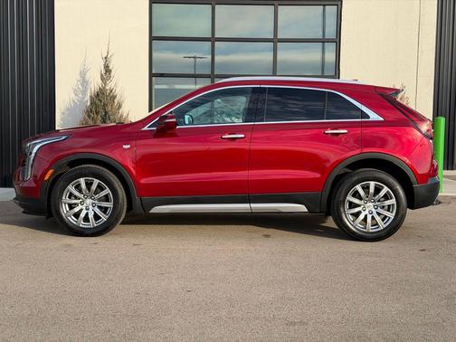2022 Cadillac XT4 Premium Luxury