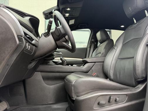 2022 Cadillac XT4 Premium Luxury