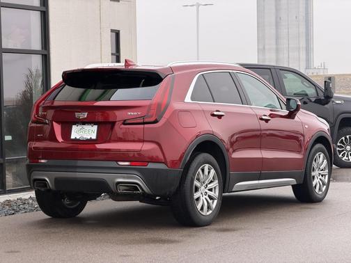 2022 Cadillac XT4 Premium Luxury