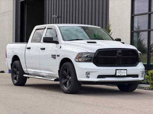 Bright White Clearcoat 2019 RAM 1500 Express