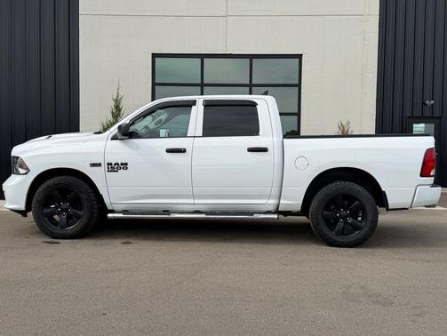 Bright White Clearcoat 2019 RAM 1500 Express