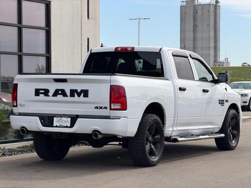 Bright White Clearcoat 2019 RAM 1500 Express