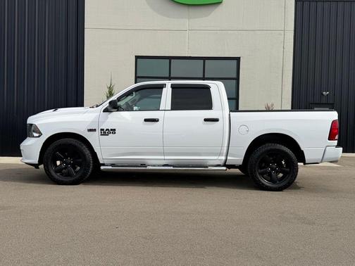 Bright White Clearcoat 2019 RAM 1500 Express