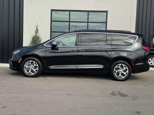 2022 Chrysler Pacifica Limited