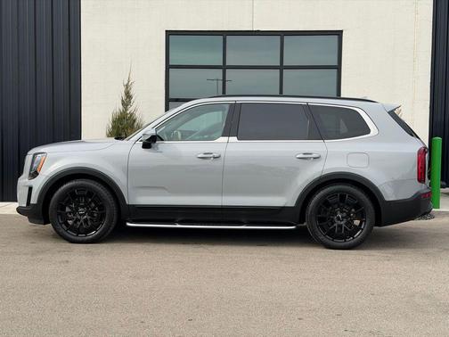 Wolf Gray 2022 Kia Telluride SX