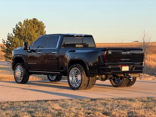 2024 GMC Sierra 3500 Denali