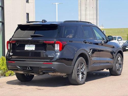 Black Metallic 2025 Ford Explorer ST-Line