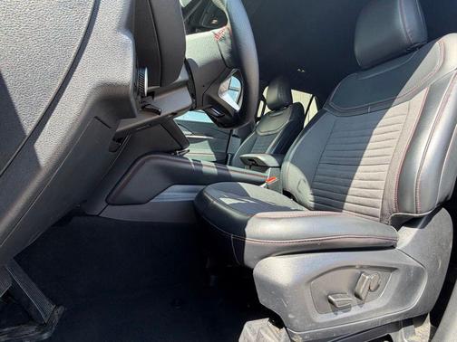 Black Metallic 2025 Ford Explorer ST-Line