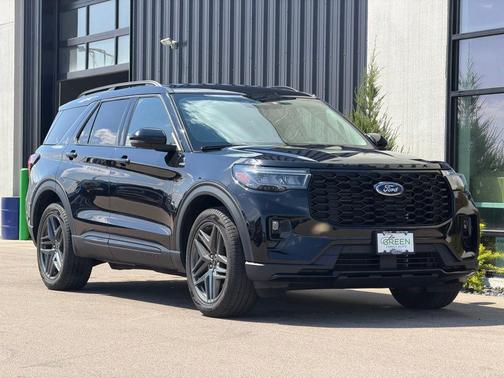 Black Metallic 2025 Ford Explorer ST-Line