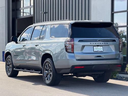 Gray 2024 Chevrolet Suburban Z71