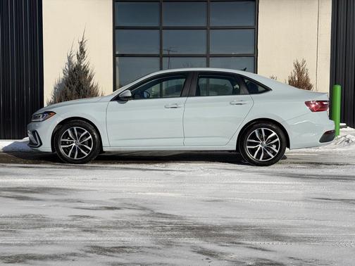 2025 Volkswagen Jetta 1.5T SE