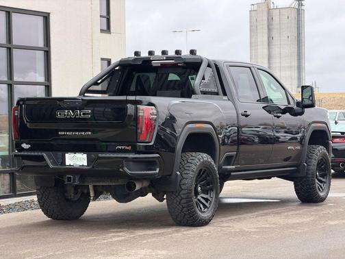 2024 GMC Sierra 2500 AT4
