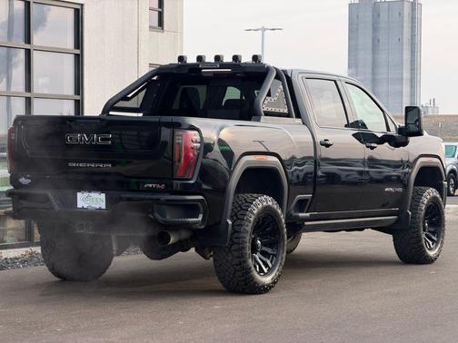 2024 GMC Sierra 2500 AT4