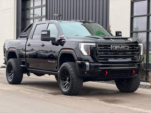 2024 GMC Sierra 2500 AT4