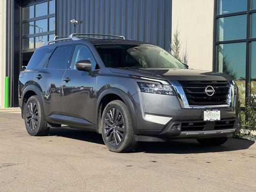 2022 Nissan Pathfinder SL 4WD