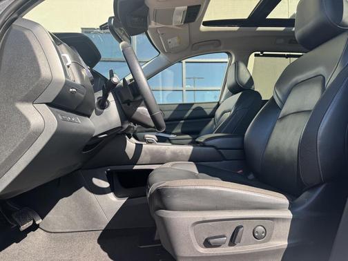 2022 Nissan Pathfinder SL 4WD