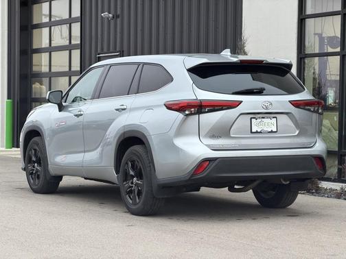 2020 Toyota Highlander LE