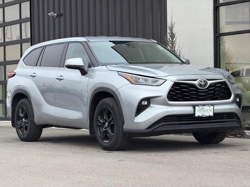 2020 Toyota Highlander LE
