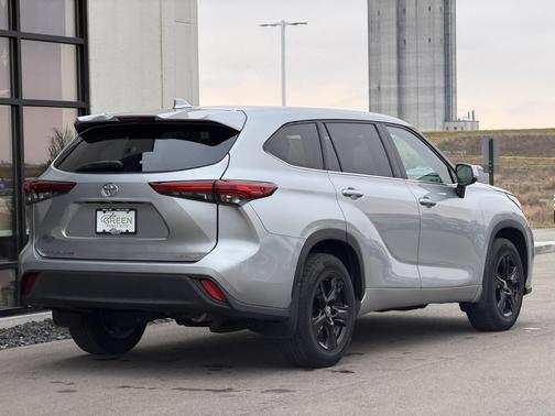 2020 Toyota Highlander LE