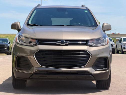 Stone Gray Metallic 2022 Chevrolet Trax LT