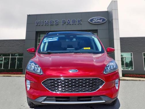 2022 Ford Escape TITANIUM