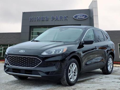 AGATE BLACK METALLIC 2022 Ford Escape SE