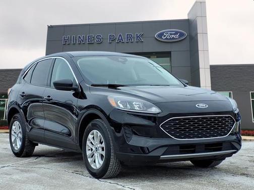 AGATE BLACK METALLIC 2022 Ford Escape SE