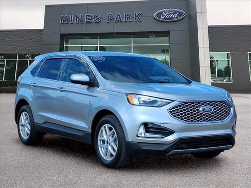 Iconic Silver Metallic 2024 Ford Edge SEL