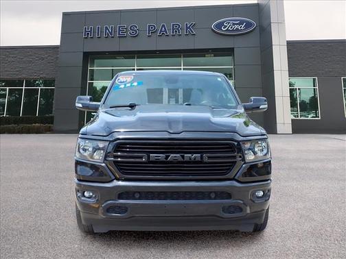 Diamond Black Crystal Pearlcoat 2019 RAM 1500 Big Horn