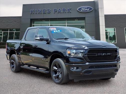 Diamond Black Crystal Pearlcoat 2019 RAM 1500 Big Horn