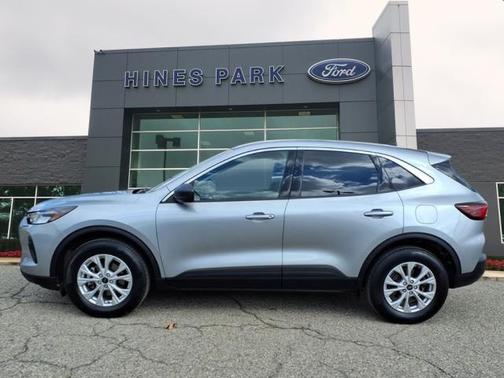 ICONIC SILVER METALLIC 2023 Ford Escape ACTIVE