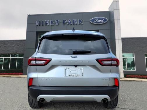 ICONIC SILVER METALLIC 2023 Ford Escape ACTIVE