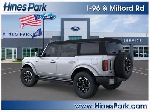 Iconic Silver Metallic 2024 Ford Bronco Outer Banks