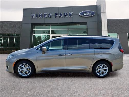 Molten Silver 2017 Chrysler Pacifica Touring-L