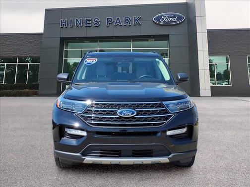 AGATE BLACK METALLIC 2023 Ford Explorer XLT