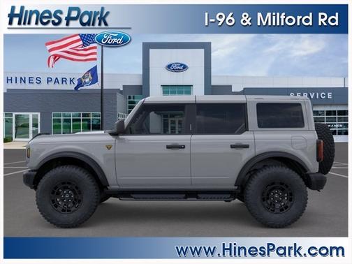 Avalanche Gray 2026 Ford Bronco Badlands