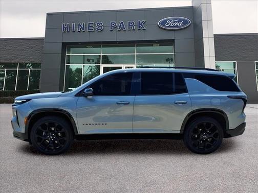 Sterling Gray Metallic 2024 Chevrolet Traverse RS