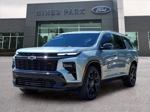 Sterling Gray Metallic 2024 Chevrolet Traverse RS
