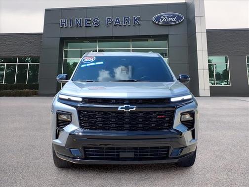 Sterling Gray Metallic 2024 Chevrolet Traverse RS