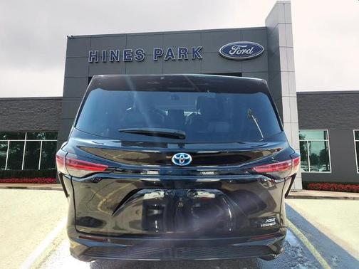 Midnight Black 2022 Toyota Sienna XSE 7 PASSENGER