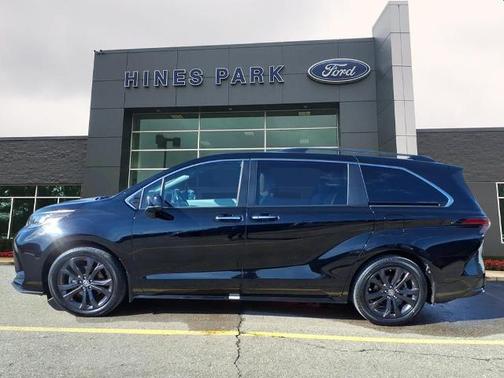 Midnight Black 2022 Toyota Sienna XSE 7 PASSENGER